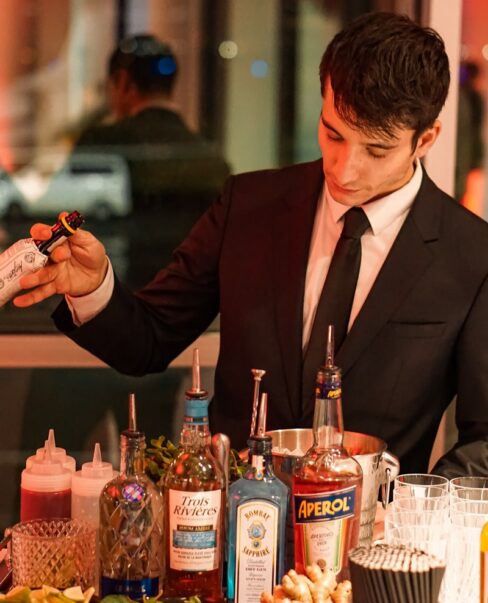 Bartender preparing an Elegant cocktails at Taste Corner’s event in South Florida
