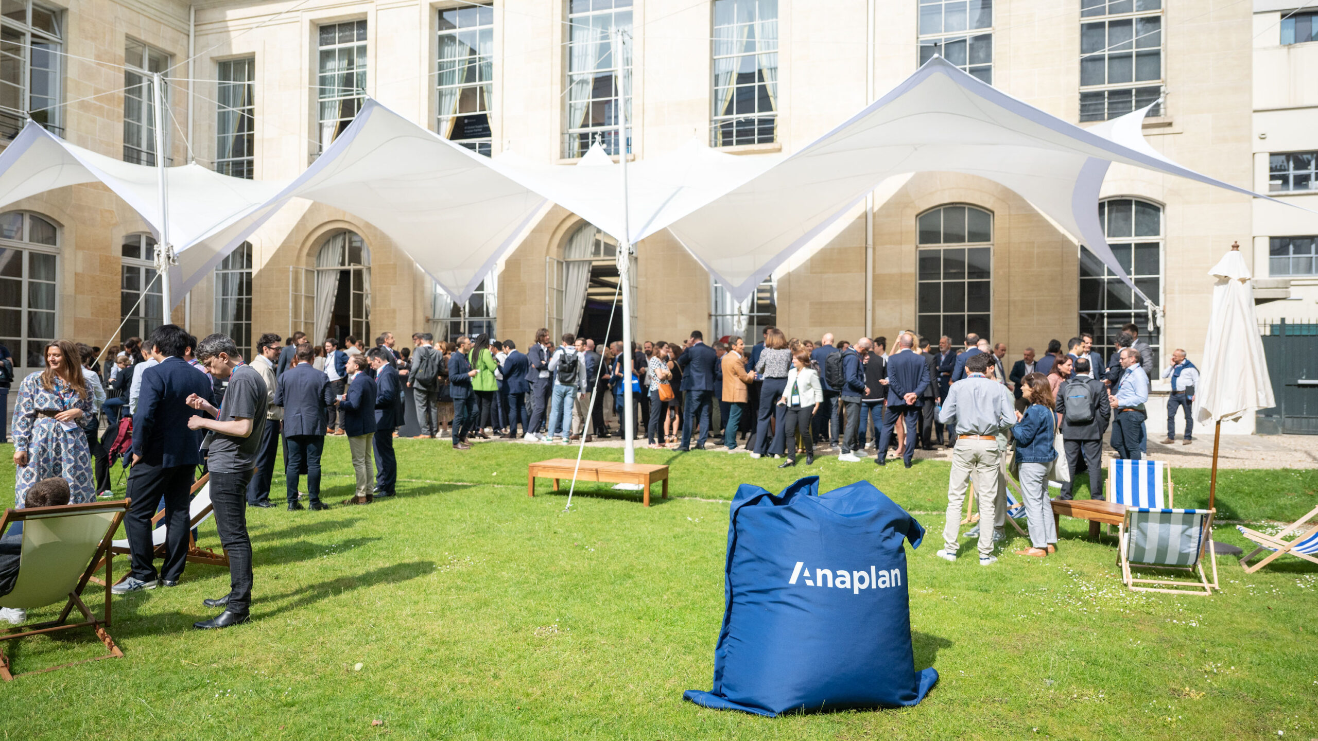 Corporate event {{brizy_dc_image_alt imageSrc=